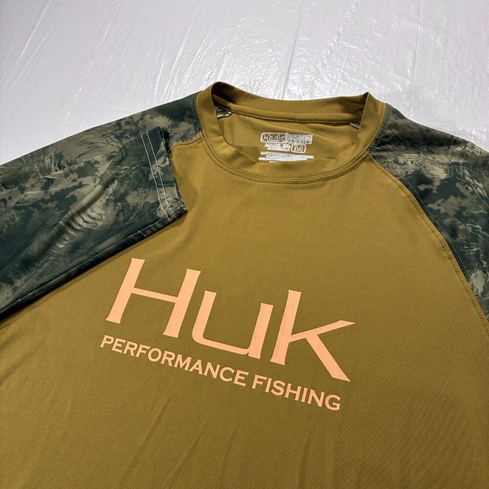 HUK Performance Fishing Shirt Men's Medium Long Sleeve Dri Fit Camo Green
